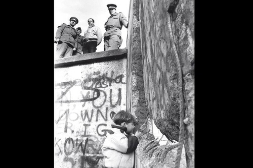LE SILENCE DES COMMUNISTES