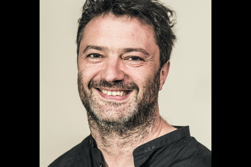 LA VIE DE BERNARD, CÉLIBATAIRE MALGRÉ LUI