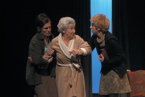 TROIS FEMMES